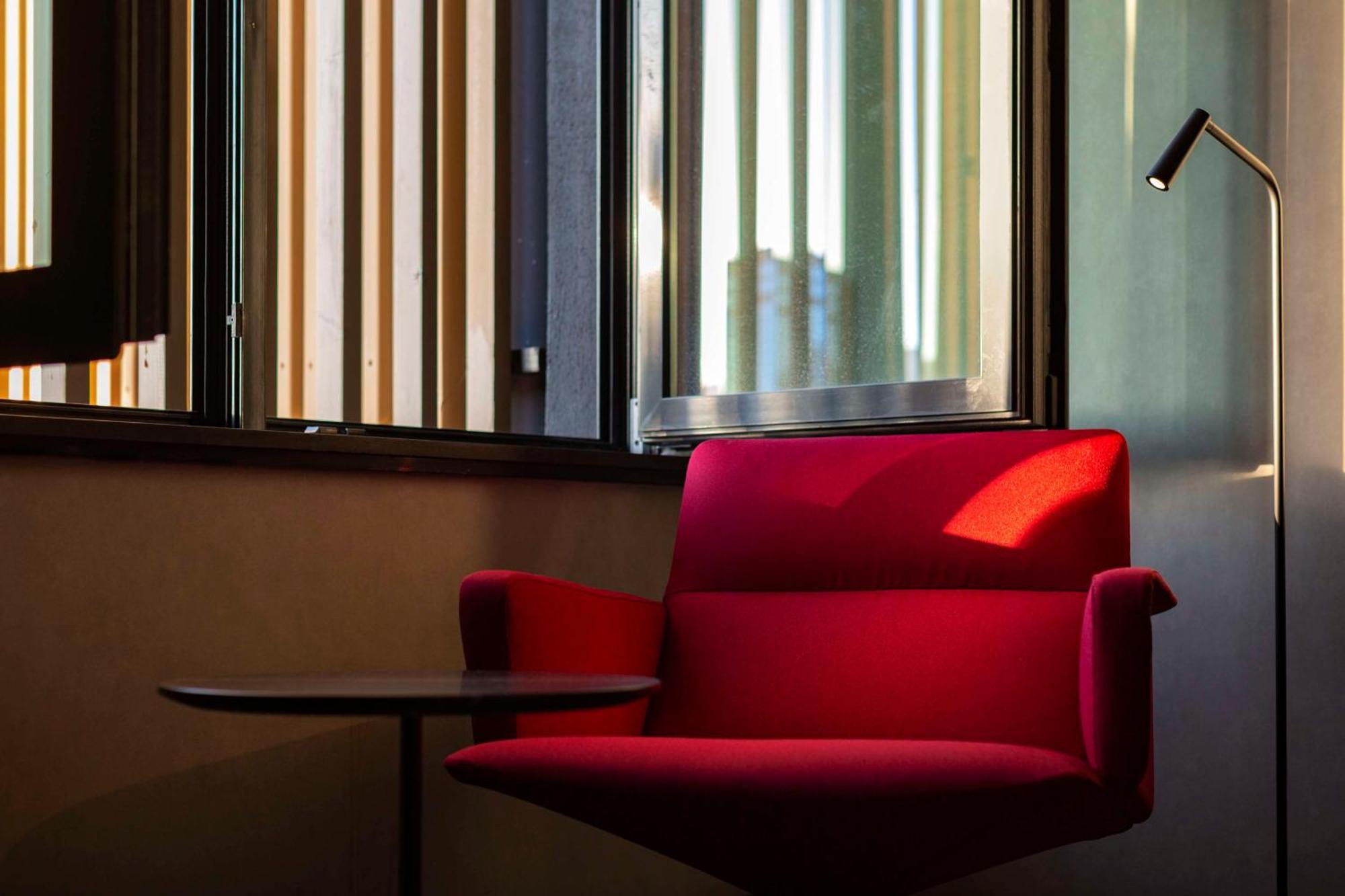 Отель Radisson Red Тбилиси Экстерьер фото