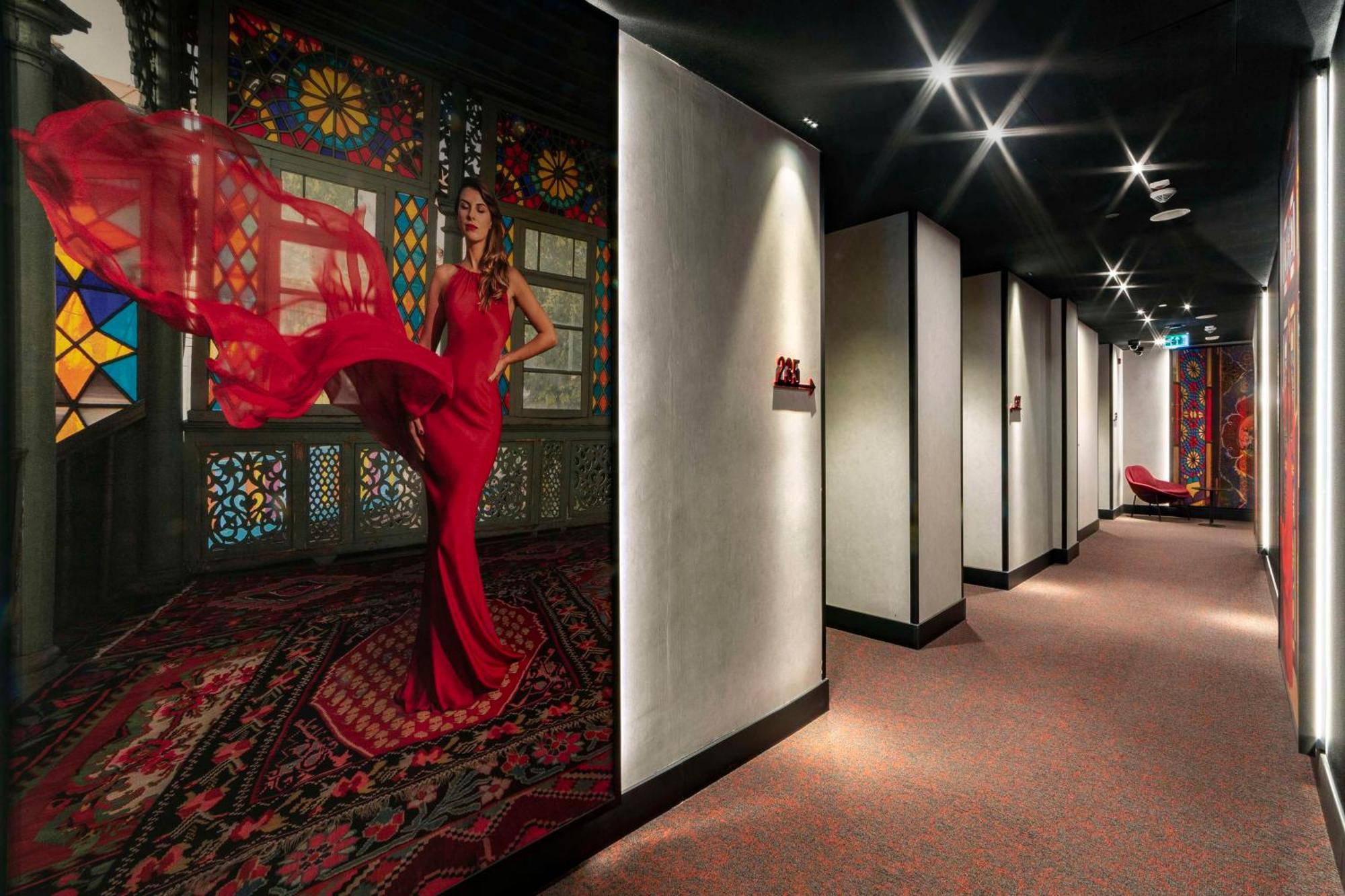 Отель Radisson Red Тбилиси Экстерьер фото