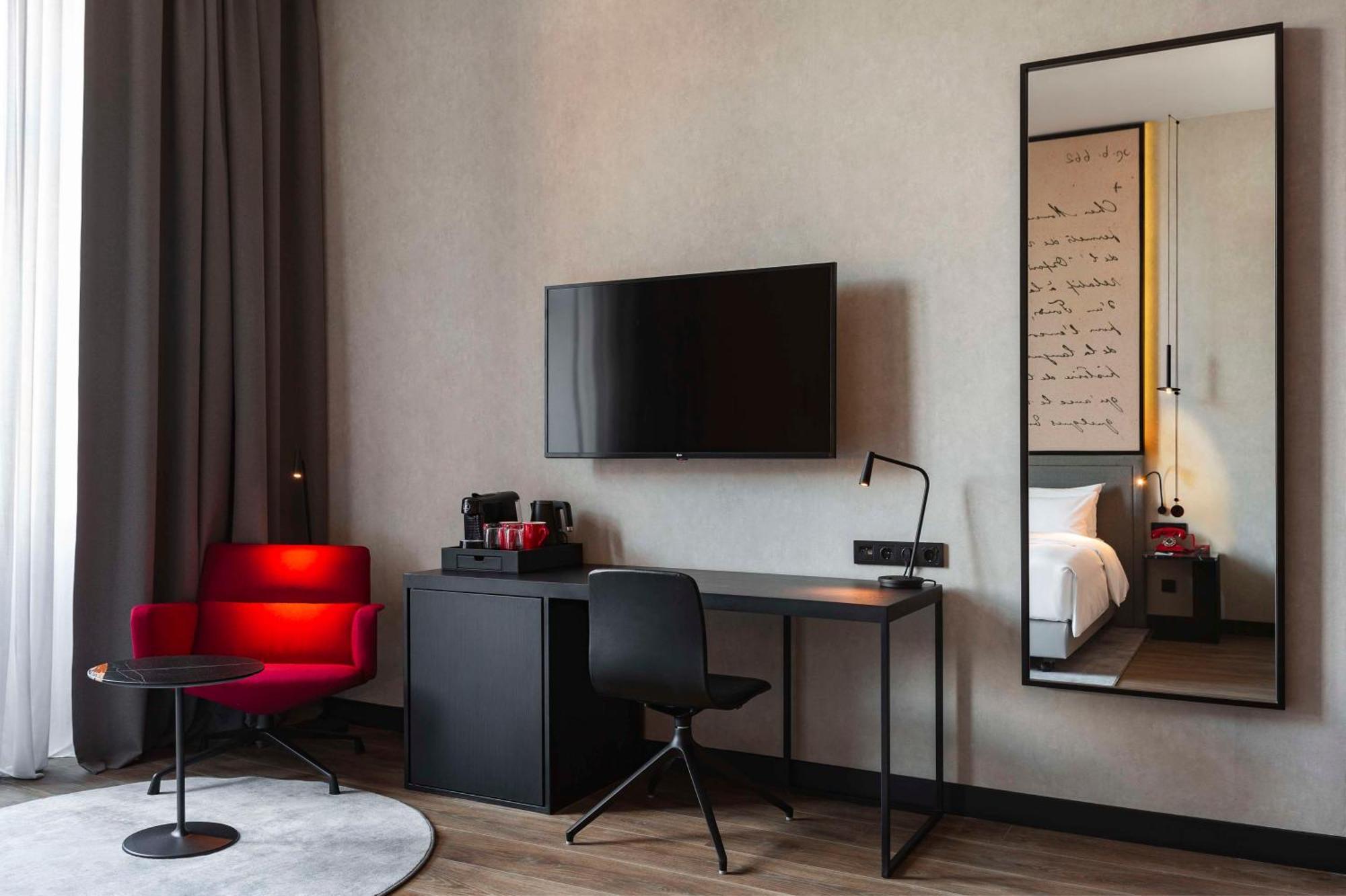 Отель Radisson Red Тбилиси Экстерьер фото